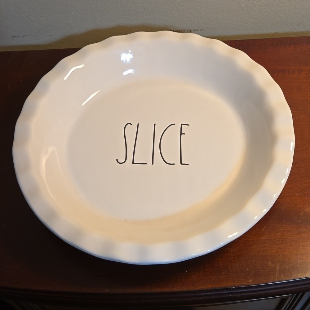 Rae Dunn Slice Pie Plate